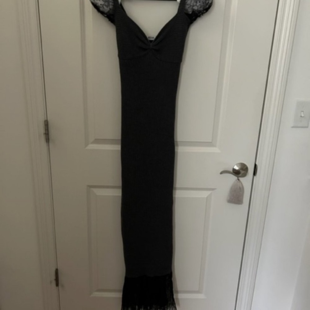 MOSCHINO WOOL RIBBED BODY DRESS WITH LACE PUFFS SLEEVS AND LACE DRESS HEM